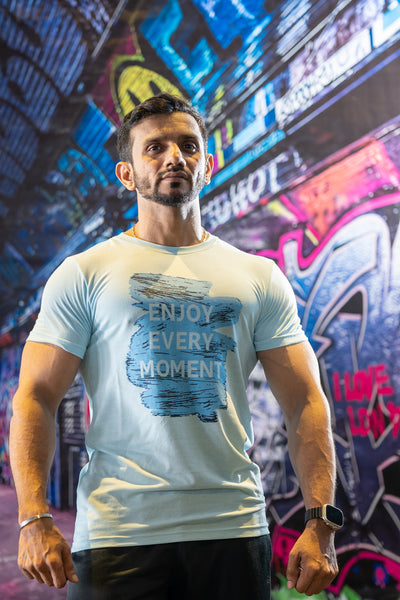 Summer fits Mens light blue T-shirt