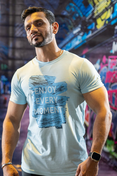 Summer fits Mens light blue T-shirt